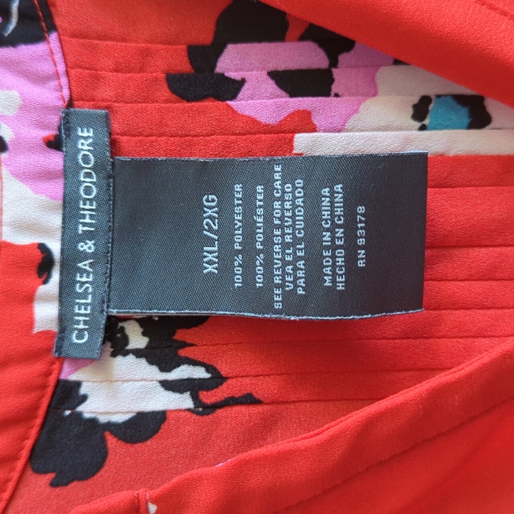 Chelsea & Theodore Sleeveless Button Down Shirt - Picture 5 of 5